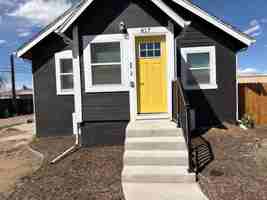 featured image of 817 1st St #A