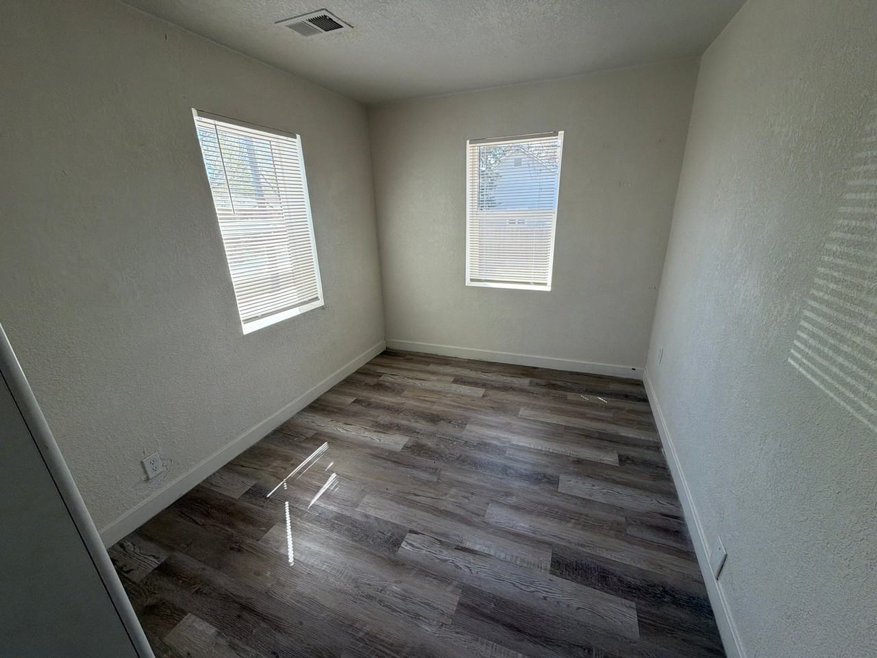 817 1st St #A - Photo 7 of 17