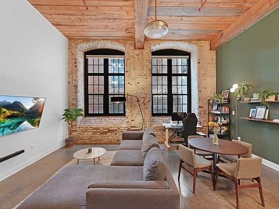 170 Boulevard Se #12 - Photo 2 of 18