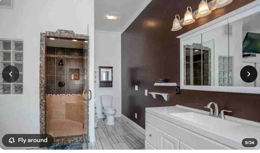893 Hampshire Ave - Photo 4 of 19