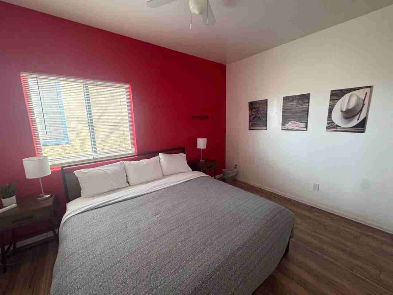 893 Hampshire Ave - Photo 7 of 19