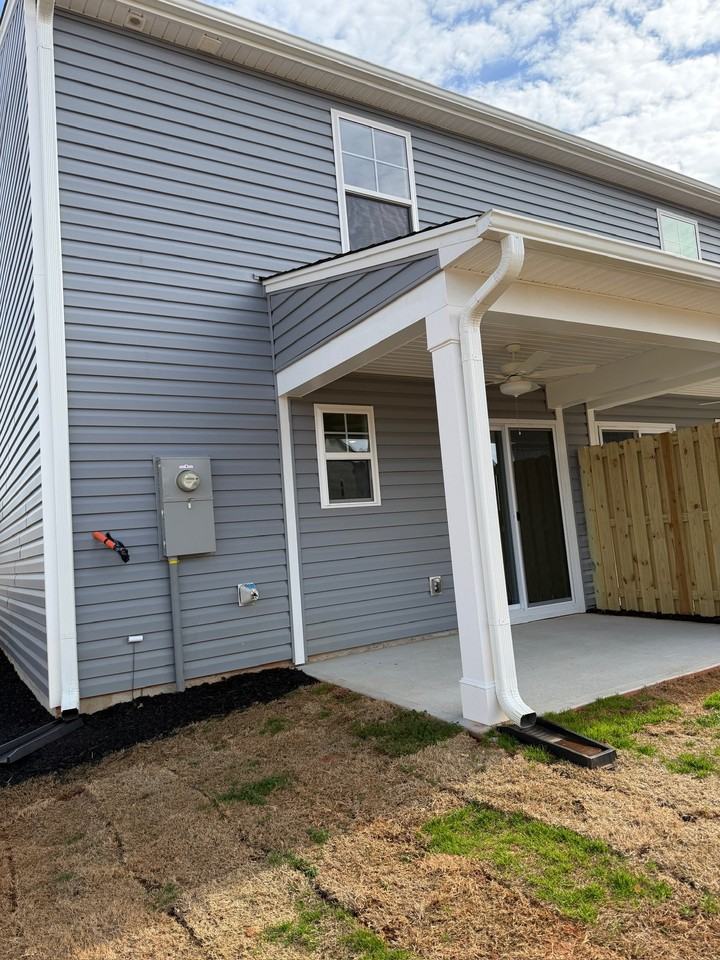 551 Seaborn Cir - Photo 2 of 2