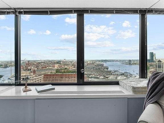 85 E India Row #22 - Photo 2 of 19