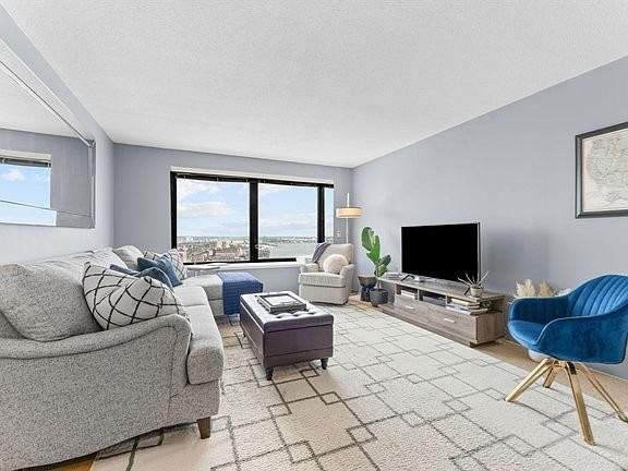 85 E India Row #22 - Photo 6 of 19