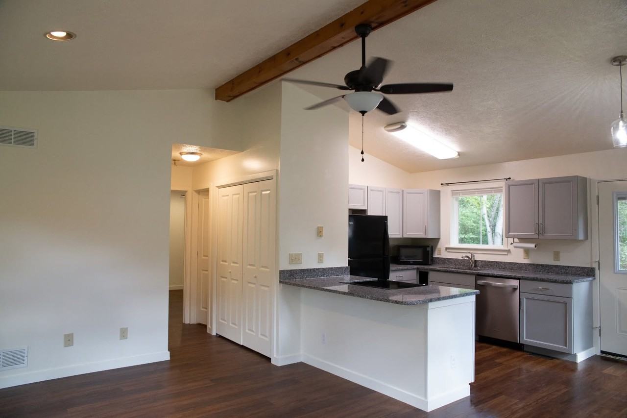 204 Potomak Trl - Photo 2 of 10