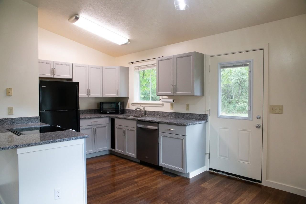 204 Potomak Trl - Photo 5 of 10