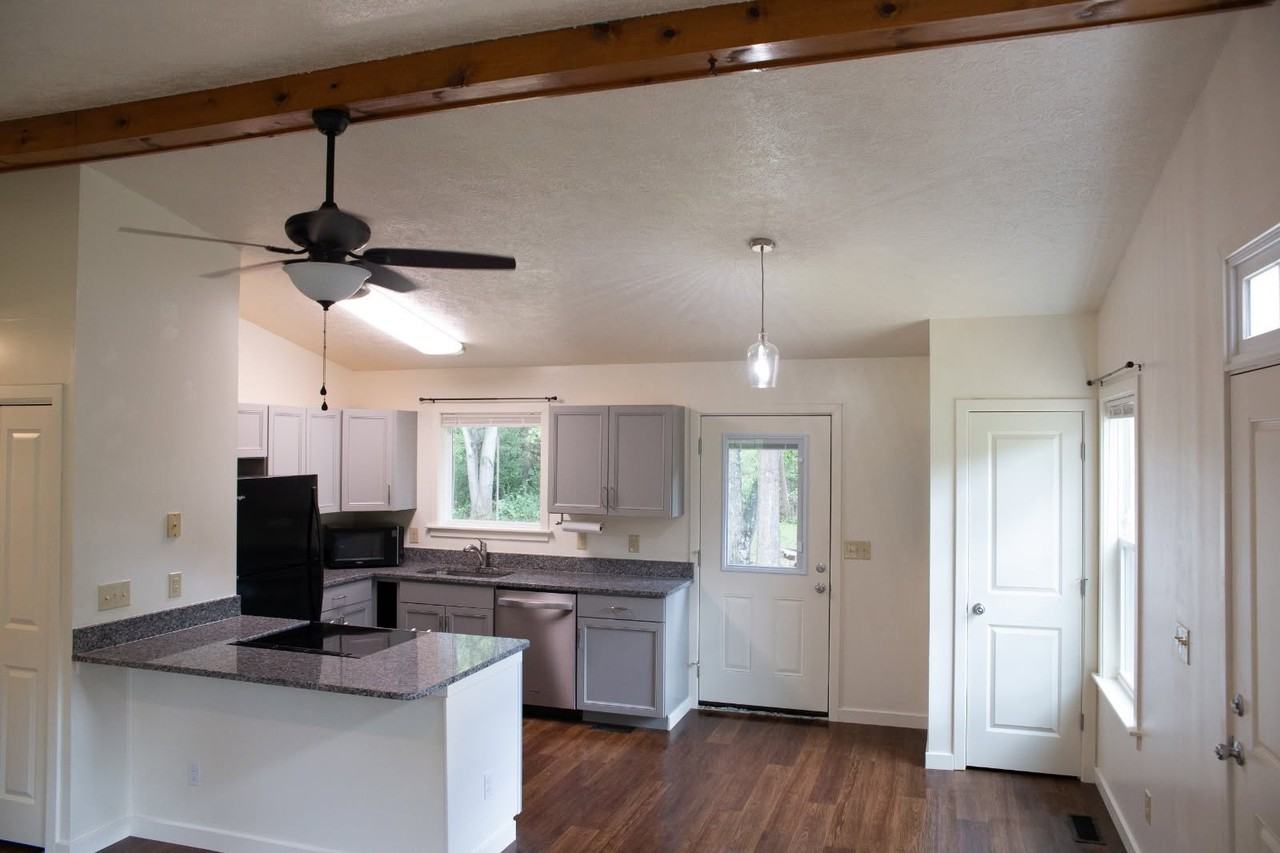 204 Potomak Trl - Photo 6 of 10