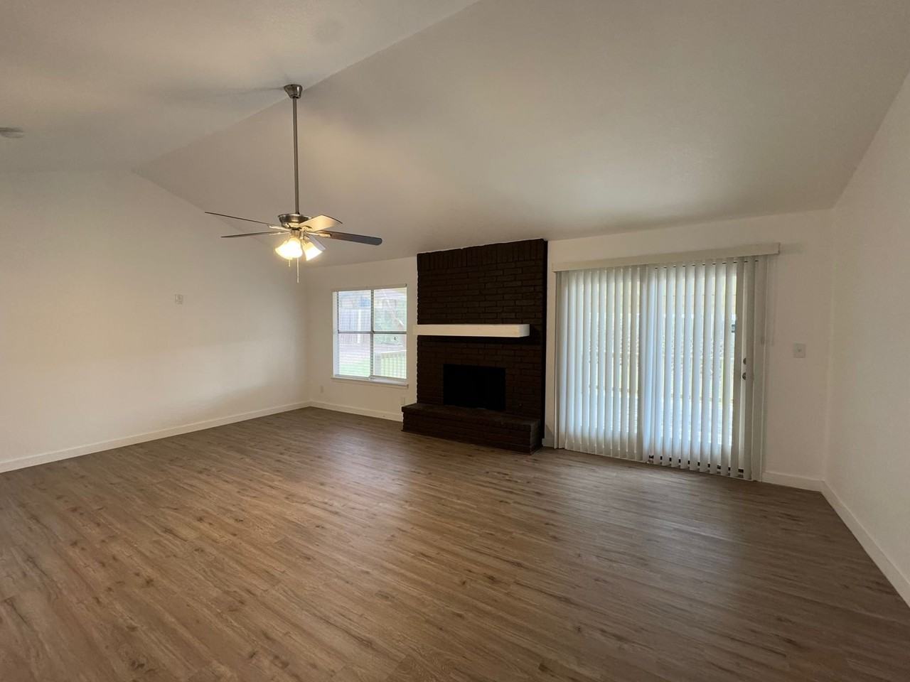 5822 Lake Wind St - Photo 7 of 12