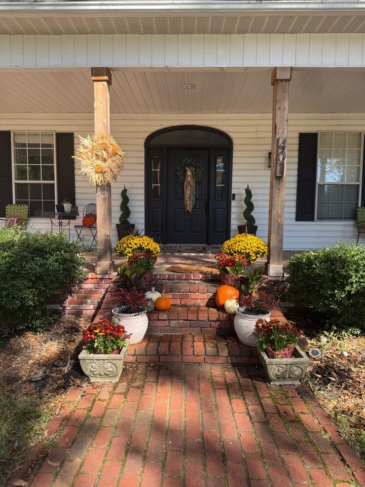 401 Foxwood Dr - Photo 2 of 22