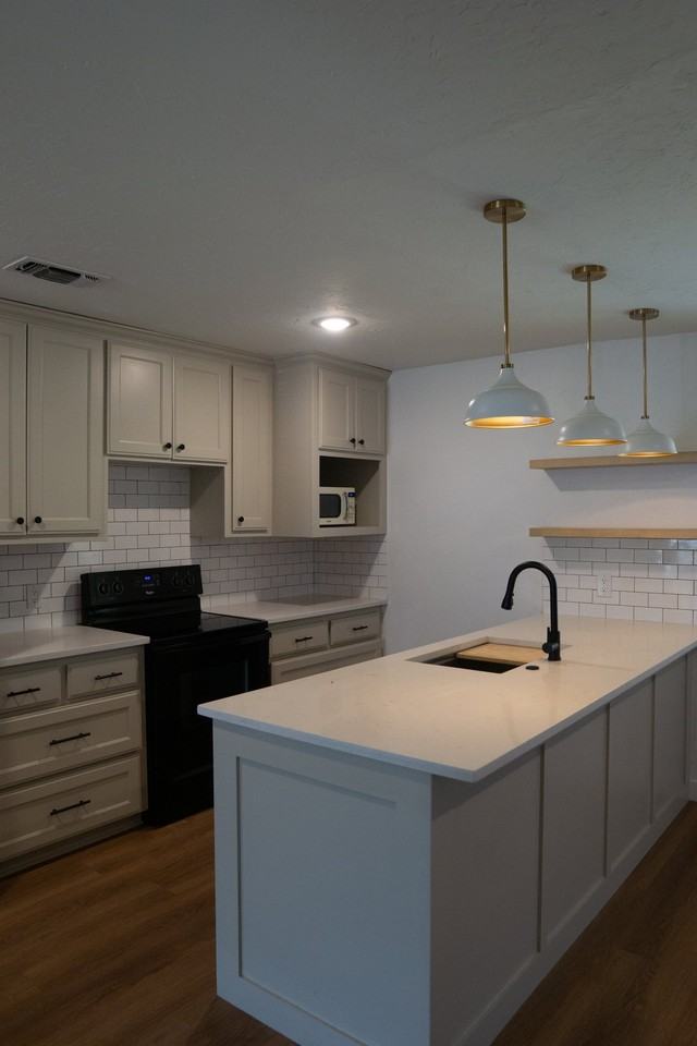 737 Hallvale Dr - Photo 3 of 16