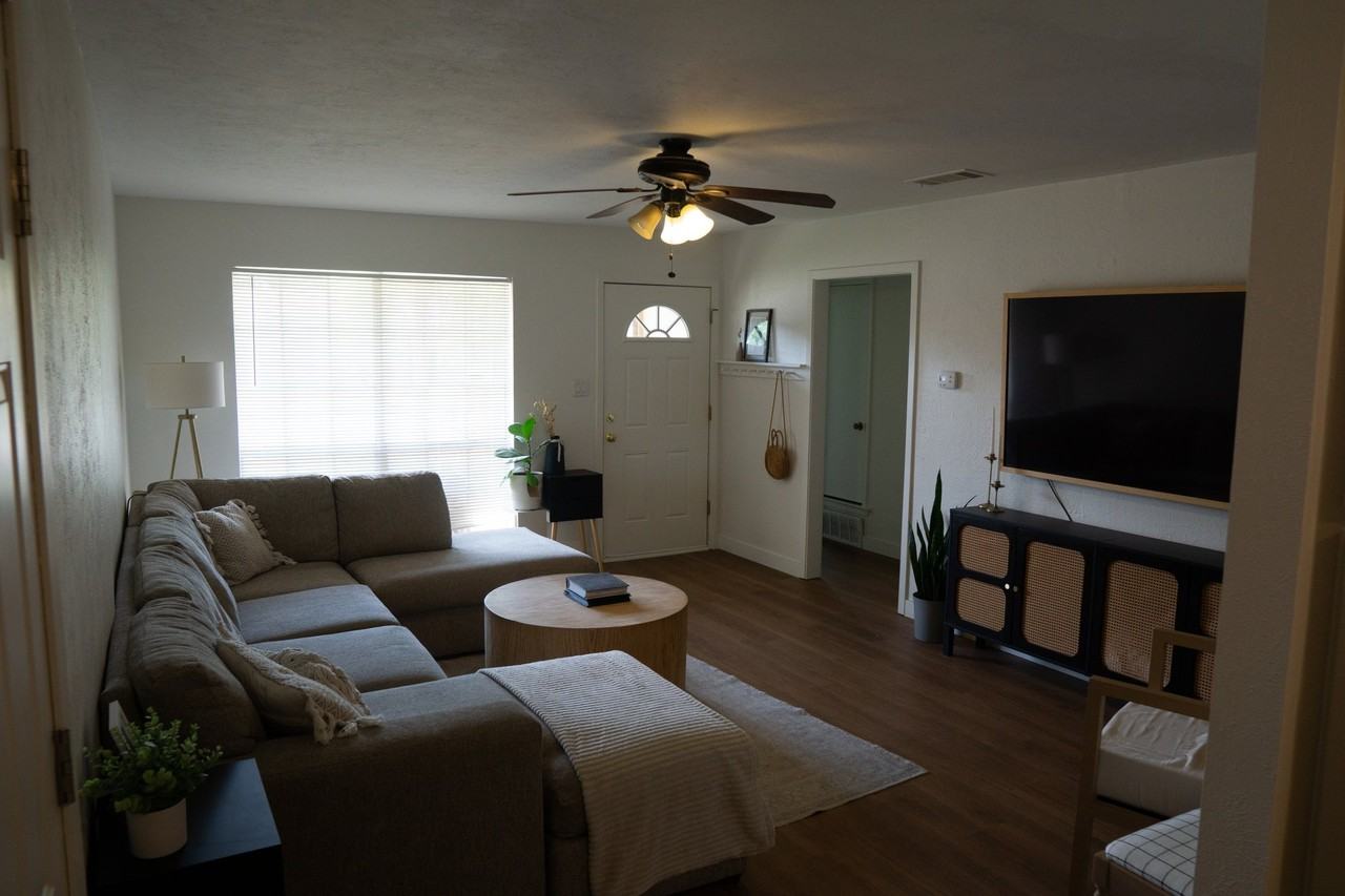 737 Hallvale Dr - Photo 5 of 16