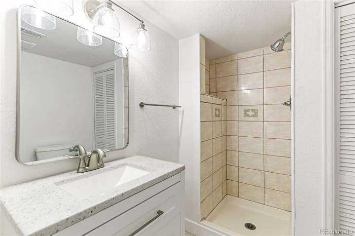 4530 Clayton St - Photo 6 of 17