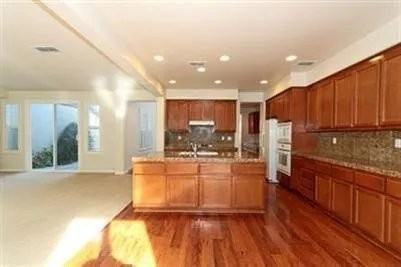 288 Anthony Ave - Photo 2 of 9