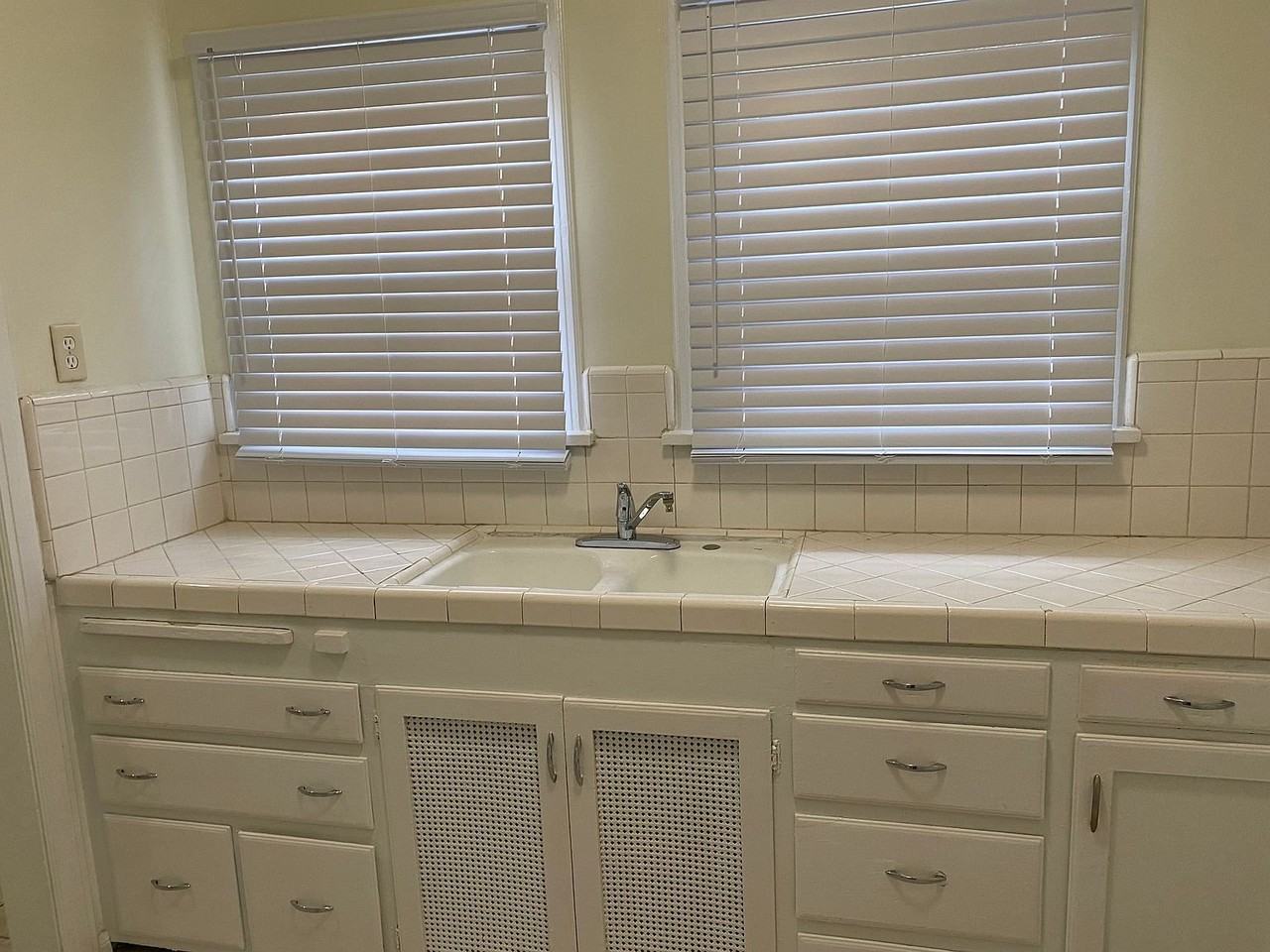 400 Jefferson St - Photo 6 of 10