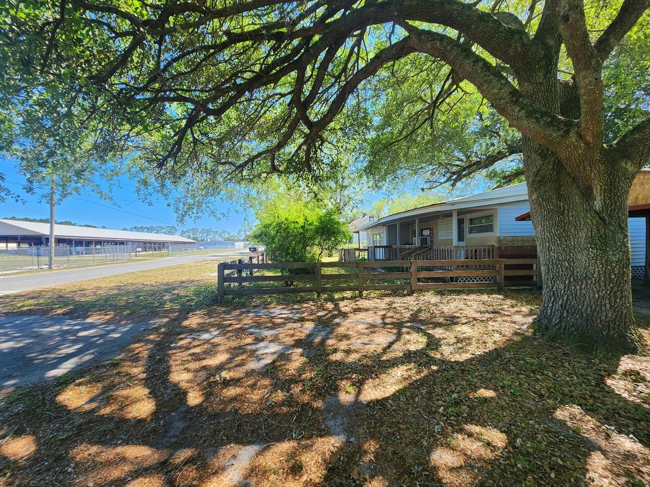 5670 Lauramore Rd - Photo 2 of 20