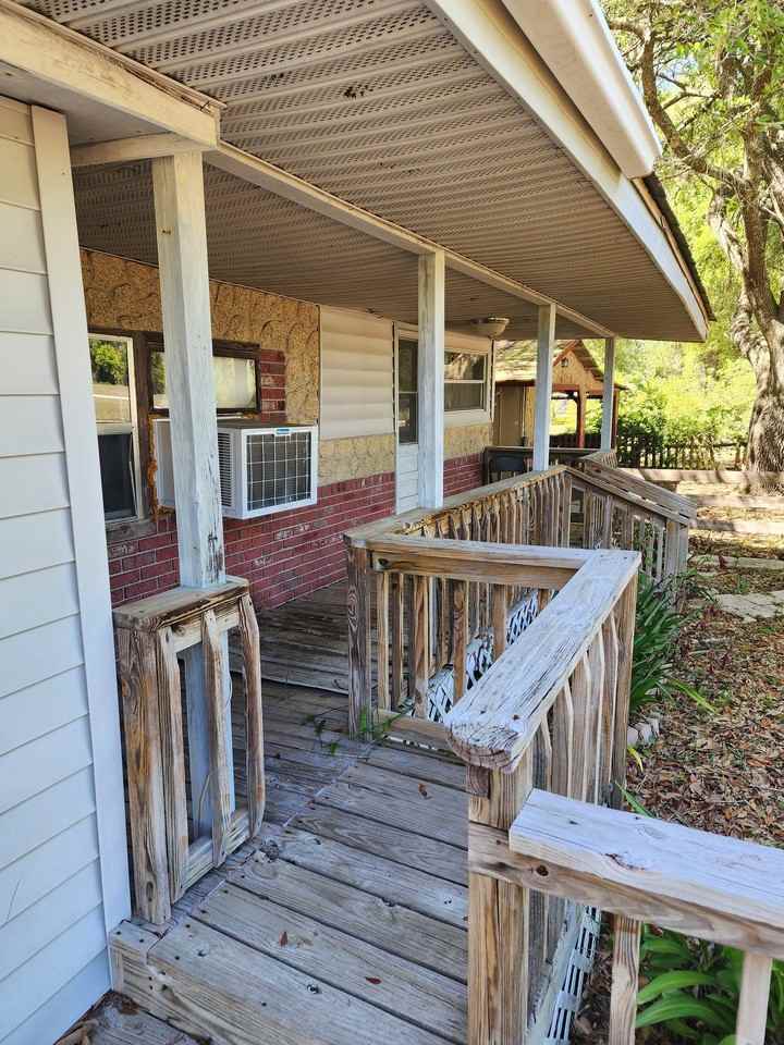 5670 Lauramore Rd - Photo 3 of 20