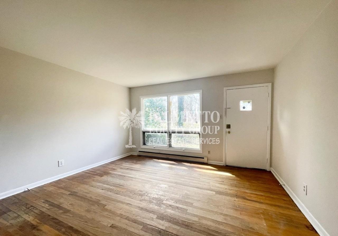 2219 E Gate City Blvd - Photo 2 of 10