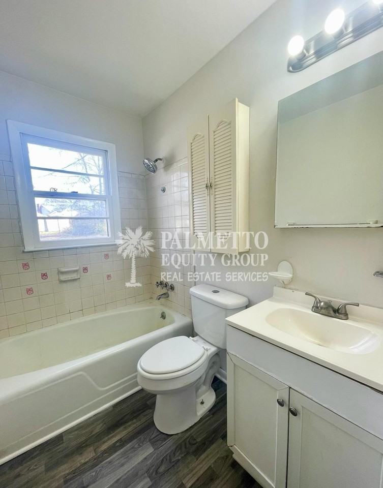 2219 E Gate City Blvd - Photo 6 of 10