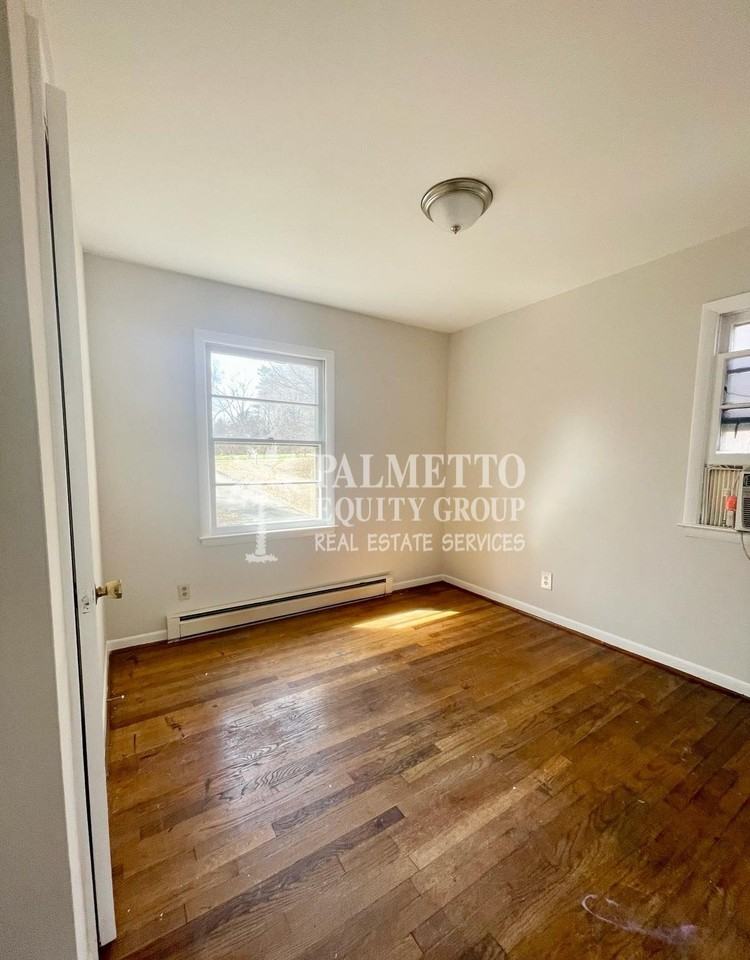 2219 E Gate City Blvd - Photo 7 of 10