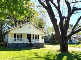 3414 Summit Ave - Photo 1 of 1