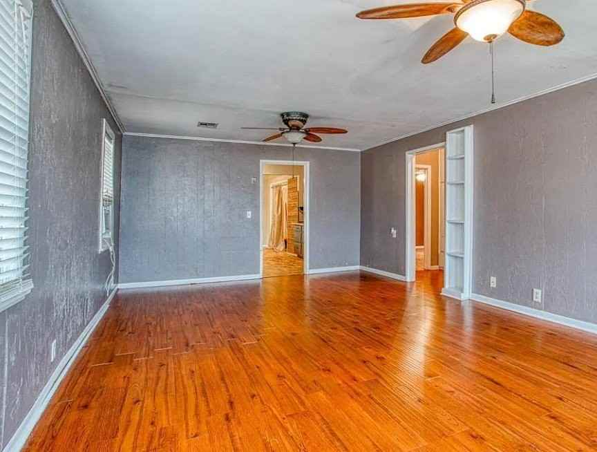 813 N Burford Ave - Photo 4 of 13