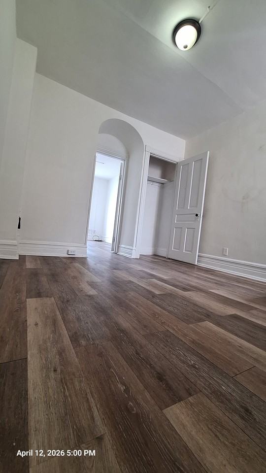 925 1/2 W Liberty St - Photo 5 of 13