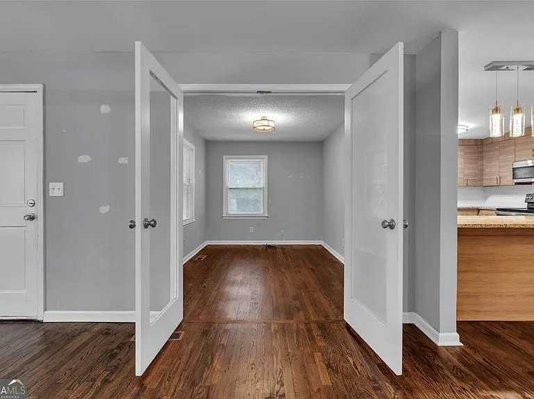 106 Edna Pl - Photo 6 of 45