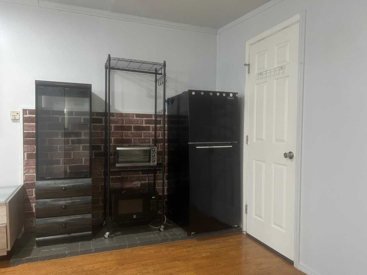 16405 Ne 12Th St Bellevue Wa - Photo 2 of 5