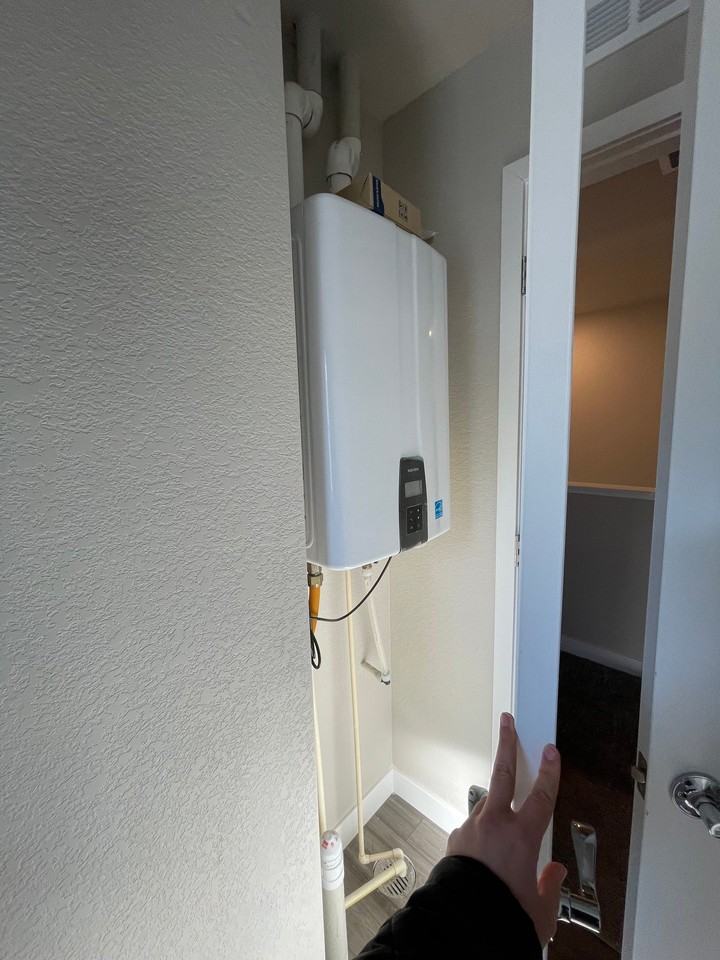 922 Colorado River Ave - Photo 5 of 15