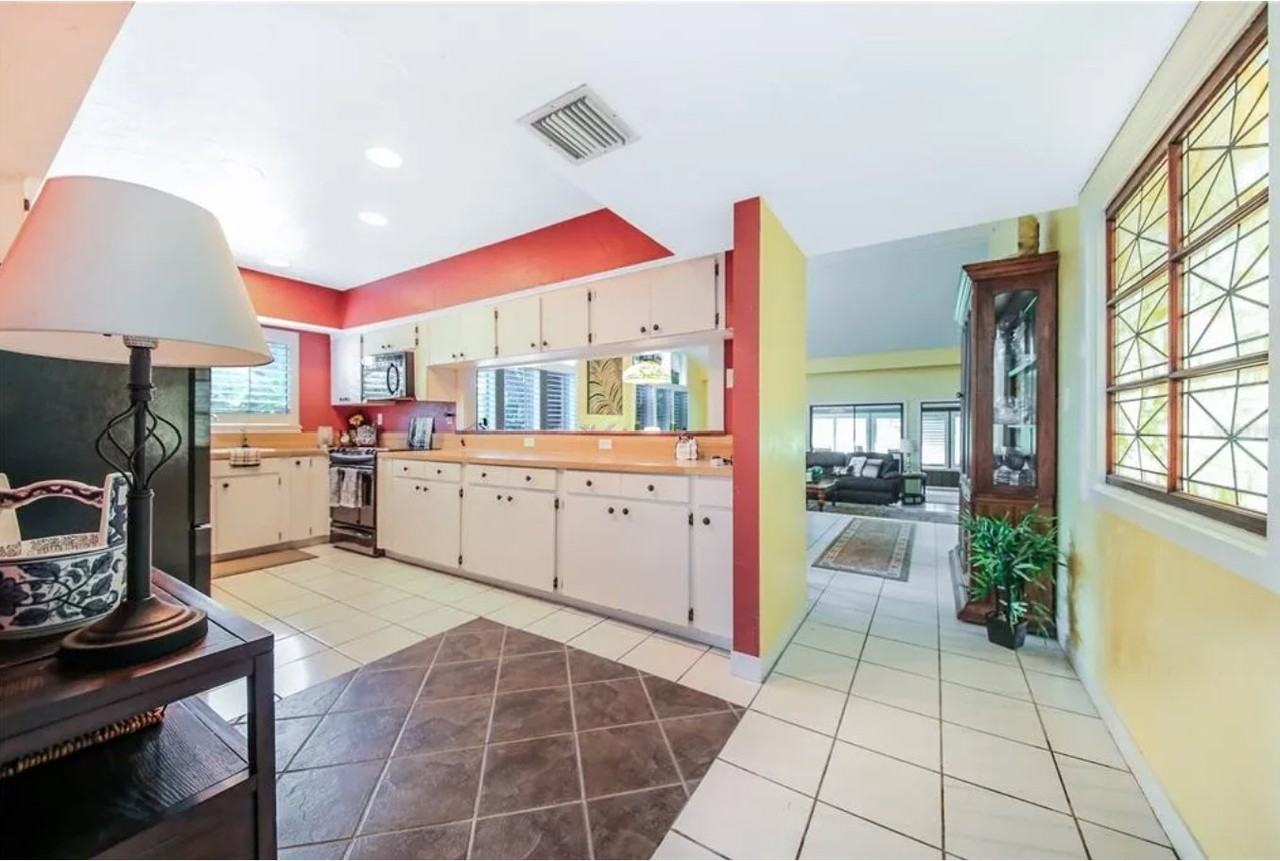 107 Canterbury Dr - Photo 2 of 5