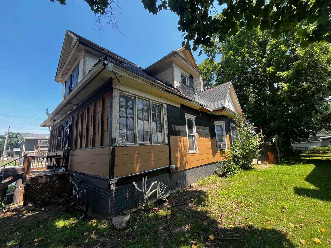 809 N Grant St - Photo 4 of 16