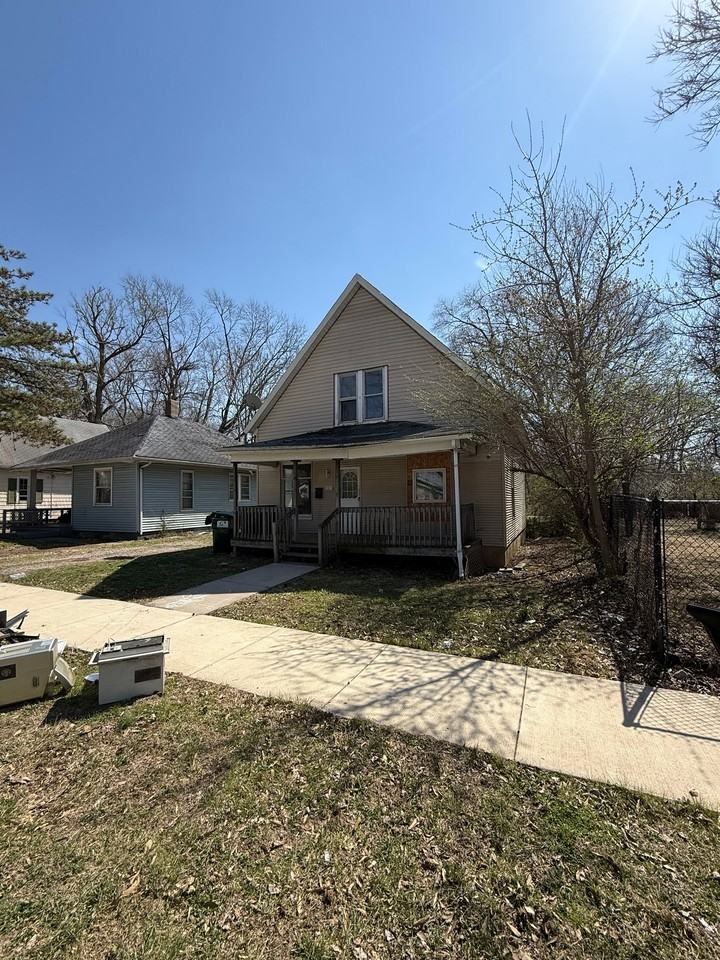 767 E Whitmer St - Photo 2 of 19