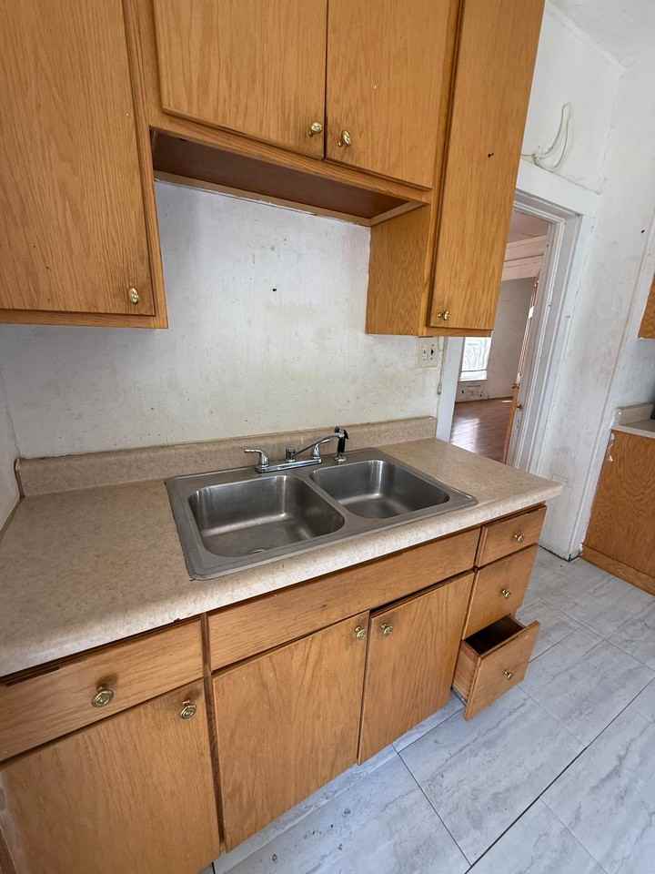 767 E Whitmer St - Photo 6 of 19