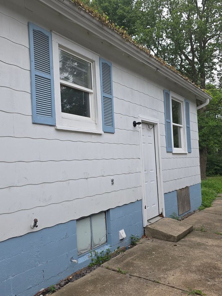 1818 E Clay St - Photo 2 of 14