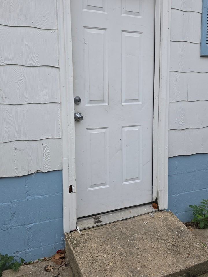 1818 E Clay St - Photo 4 of 14