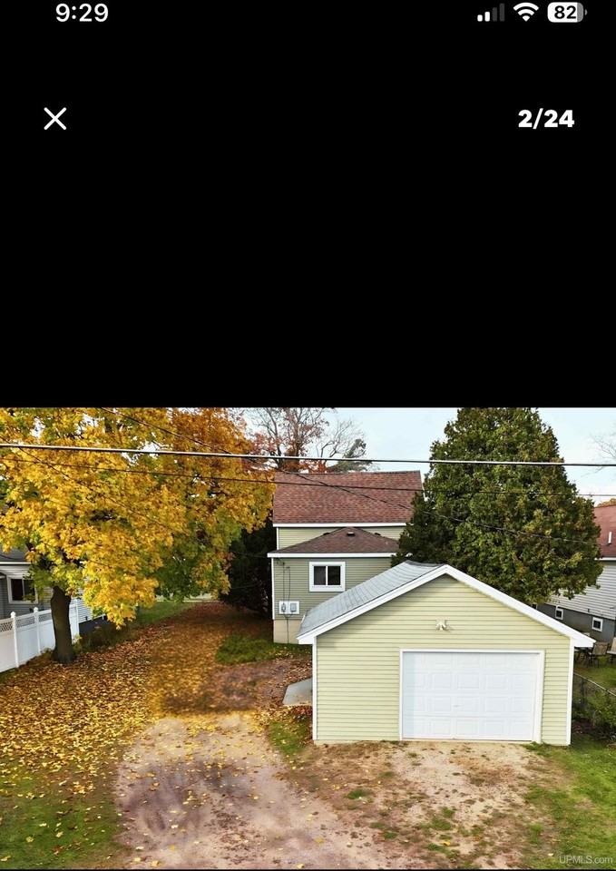 421 Michigan Ave - Photo 2 of 10