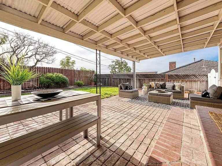 10746 Cranks Rd - Photo 2 of 20