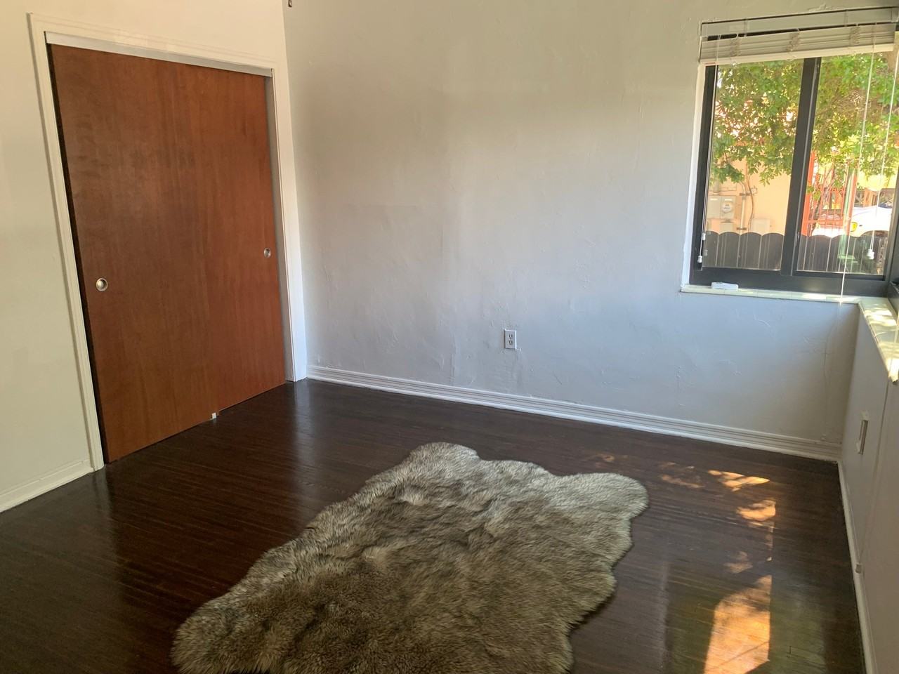 1975 Sw 17th Ct - Photo 4 of 12