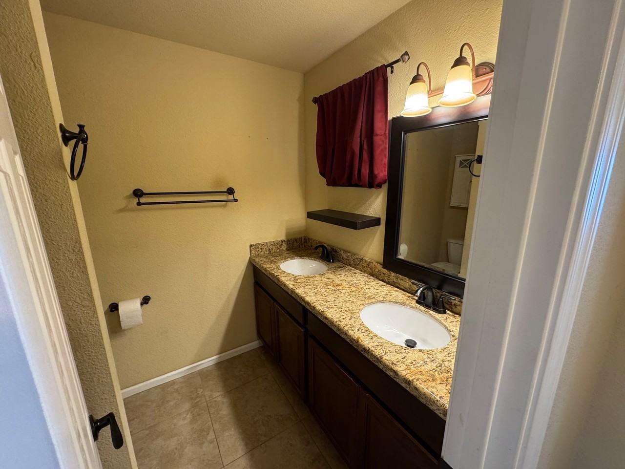 2058 E Fremont Dr - Photo 6 of 19