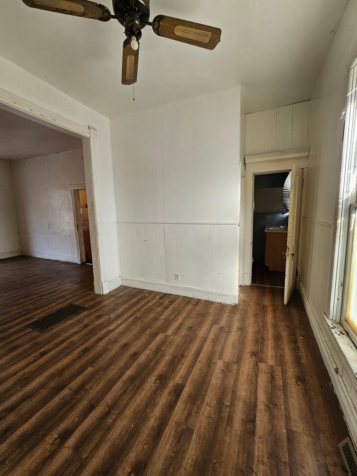 254 W Peoria Ave - Photo 7 of 19