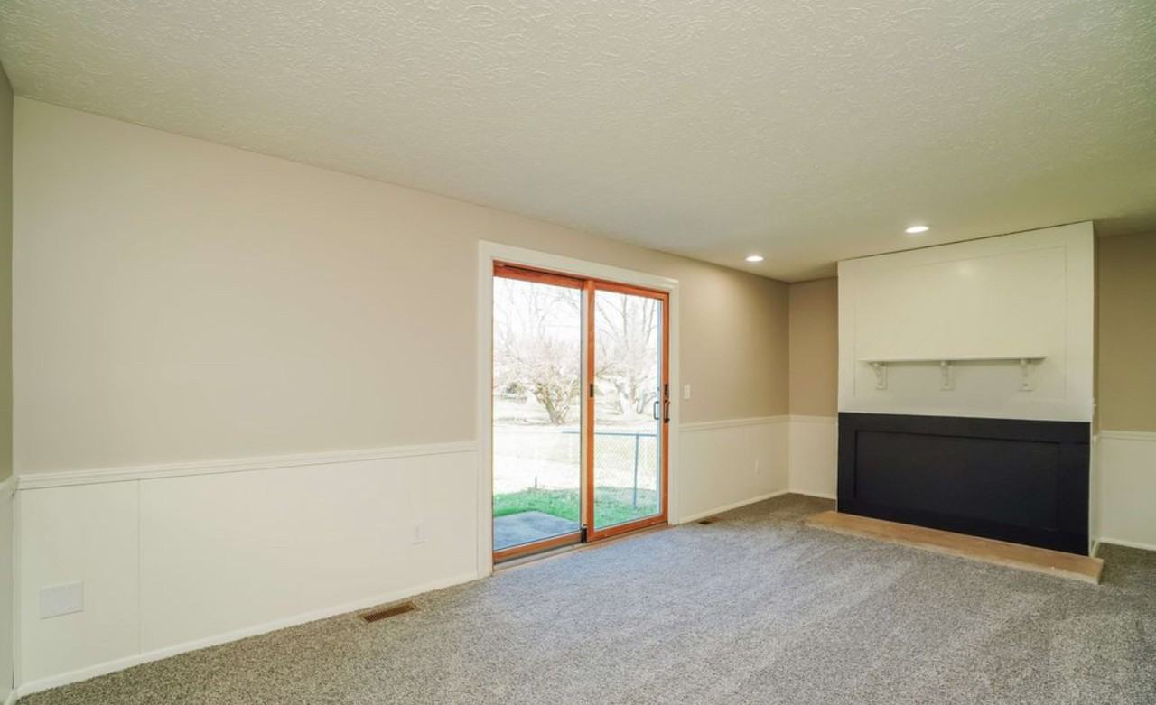 922 Noyes Dr #NA - Photo 3 of 8