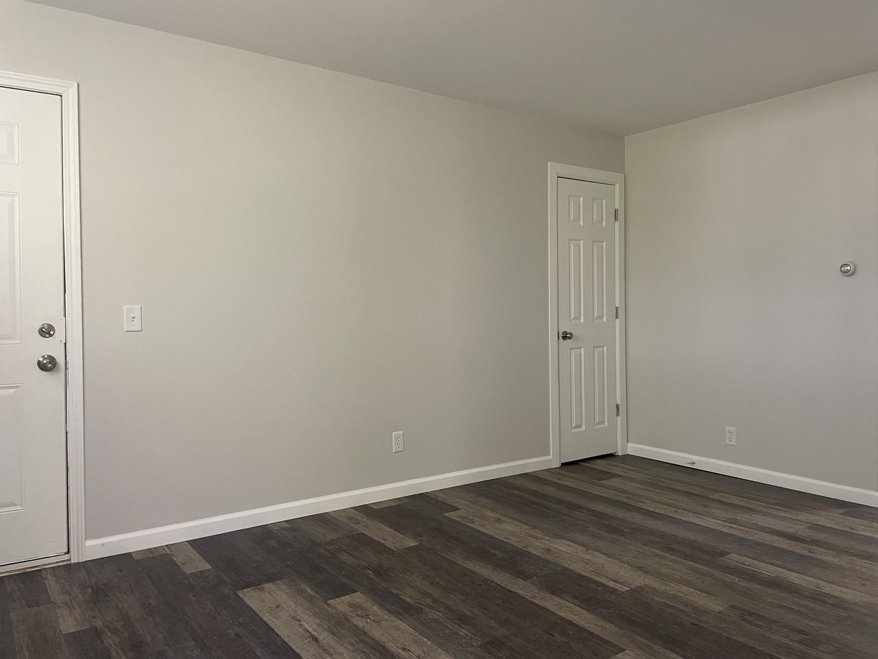 5718 Balsam Rd #4 - Photo 4 of 23