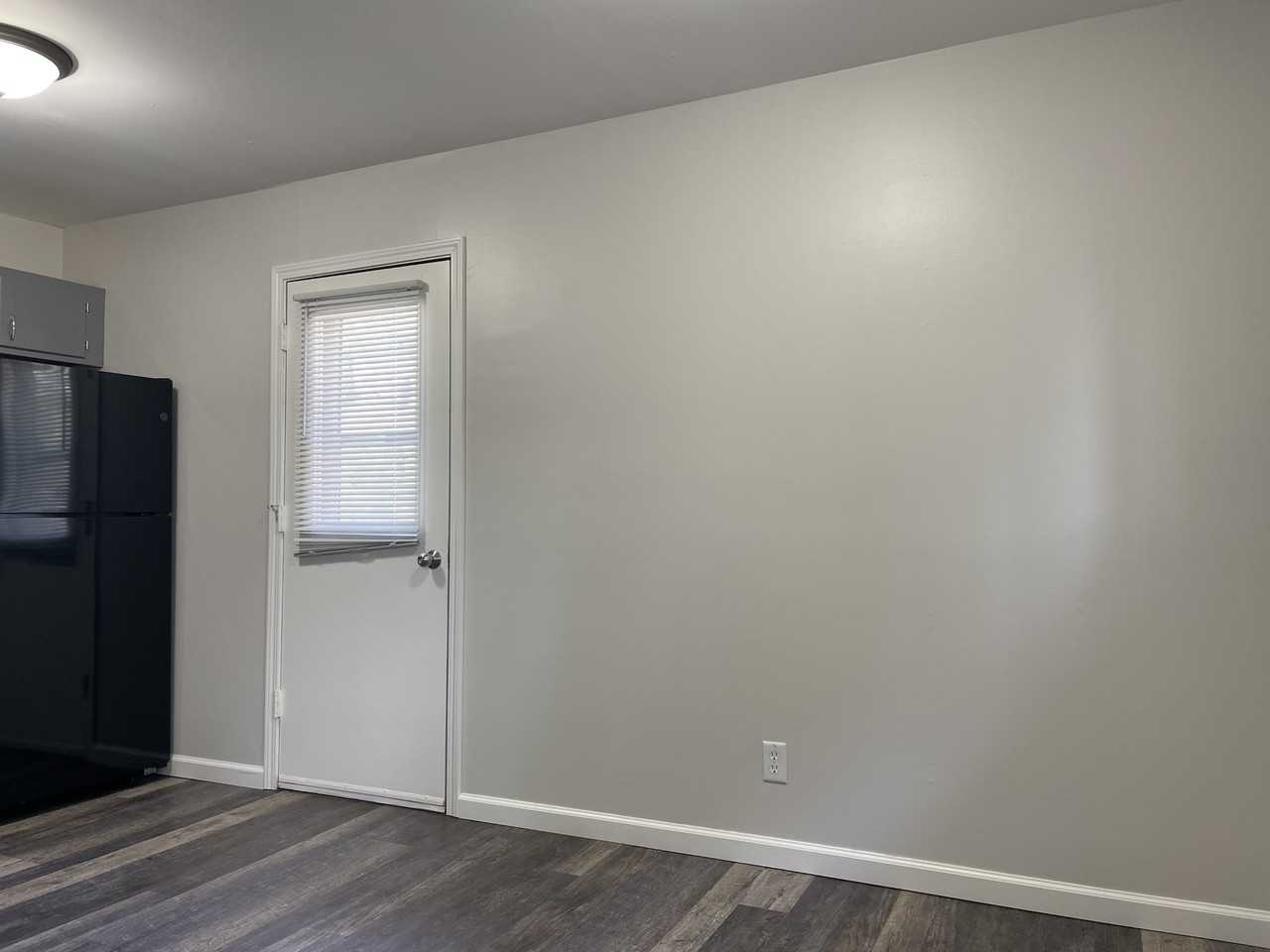 5718 Balsam Rd #4 - Photo 7 of 23