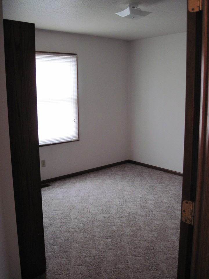 1129 Mark Ave #7 - Photo 4 of 5