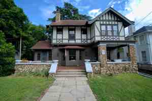 featured image of 1711 13th Ave S #NA