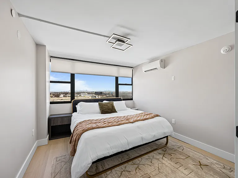 440 Elizabeth Ave - Photo 3 of 11