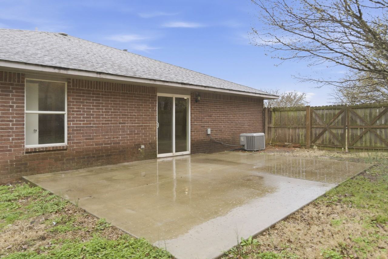 932 S Curtis Ave #NA - Photo 3 of 22