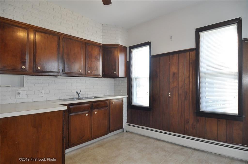 324 Fort St #1stFL - Photo 2 of 16