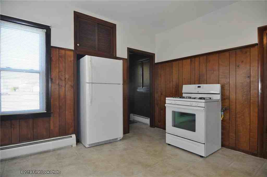 324 Fort St #1stFL - Photo 4 of 16