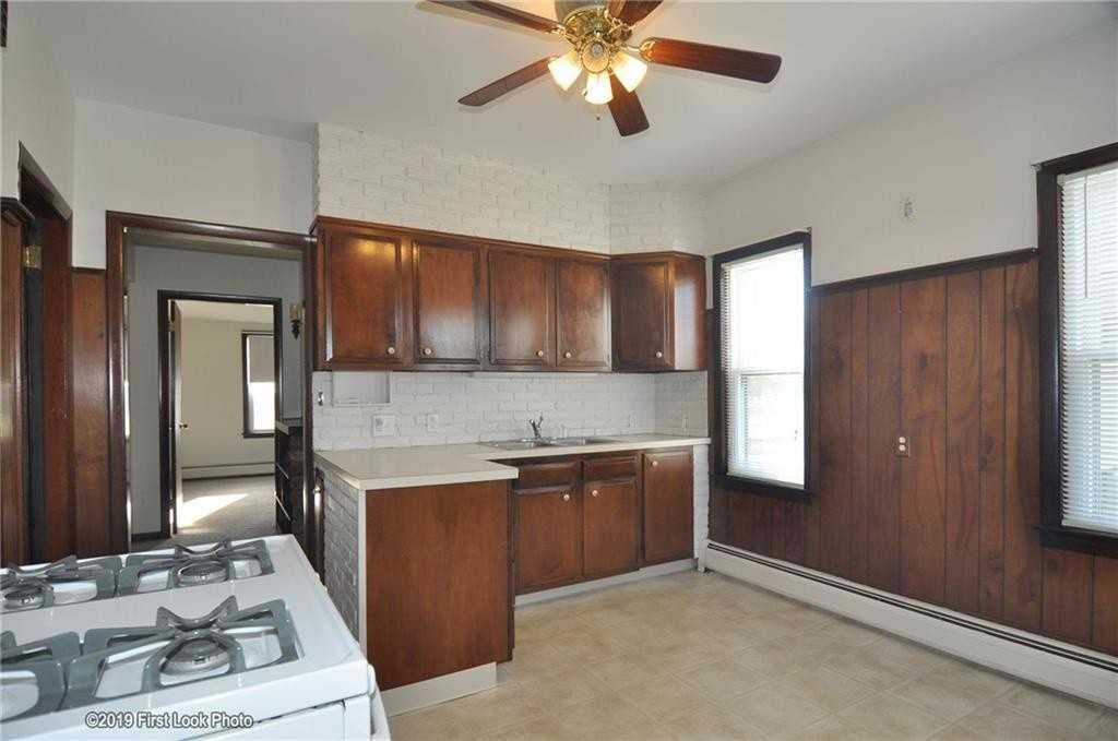 324 Fort St #1stFL - Photo 6 of 16